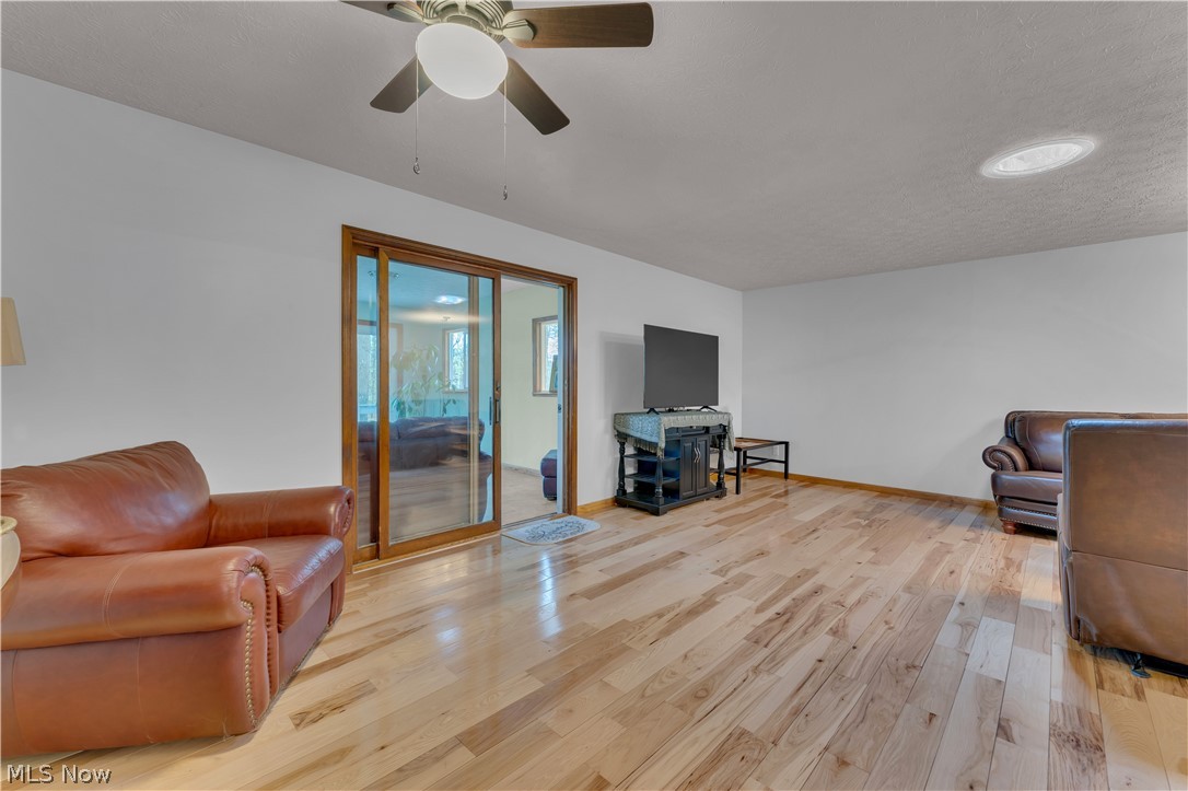 306 S Colonial Drive Cortland OH 44410