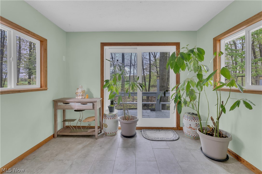 306 S Colonial Drive Cortland OH 44410