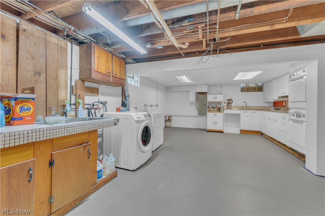 306 S Colonial Drive Cortland OH 44410
