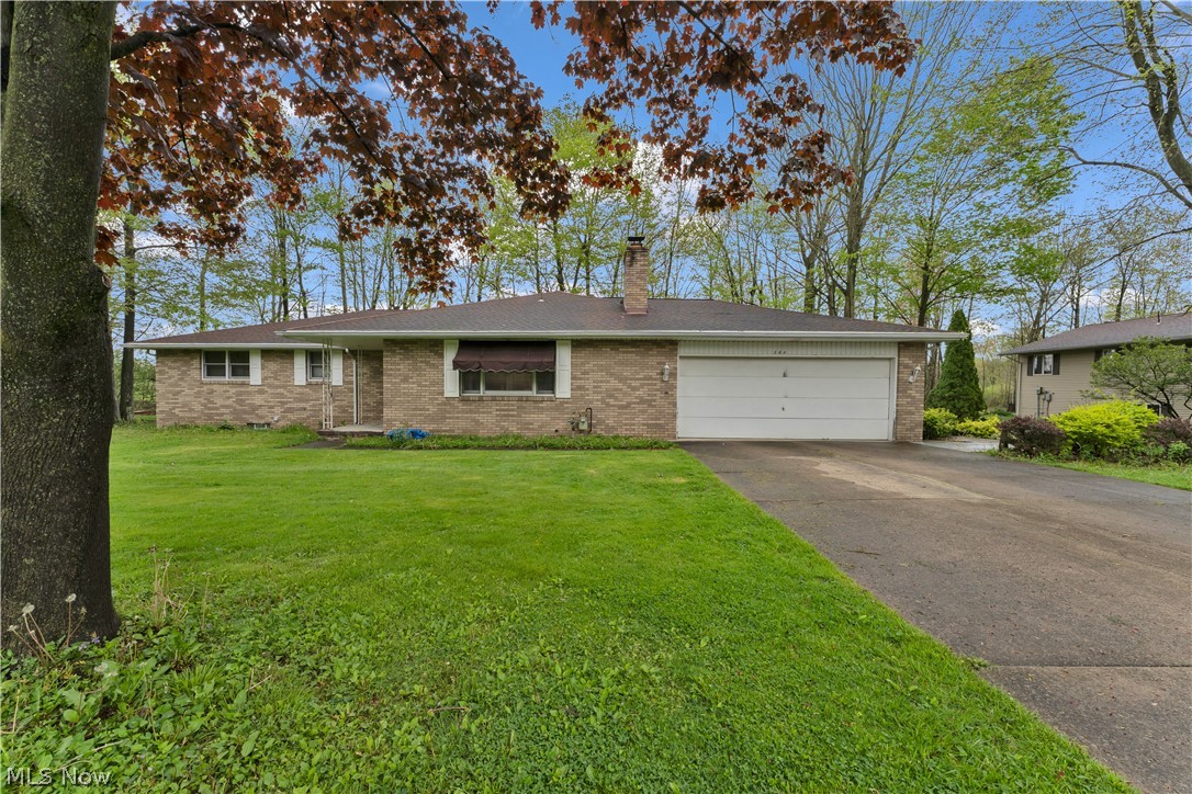 306 S Colonial Drive Cortland OH 44410