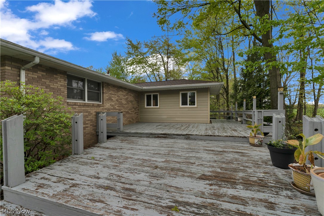 306 S Colonial Drive Cortland OH 44410