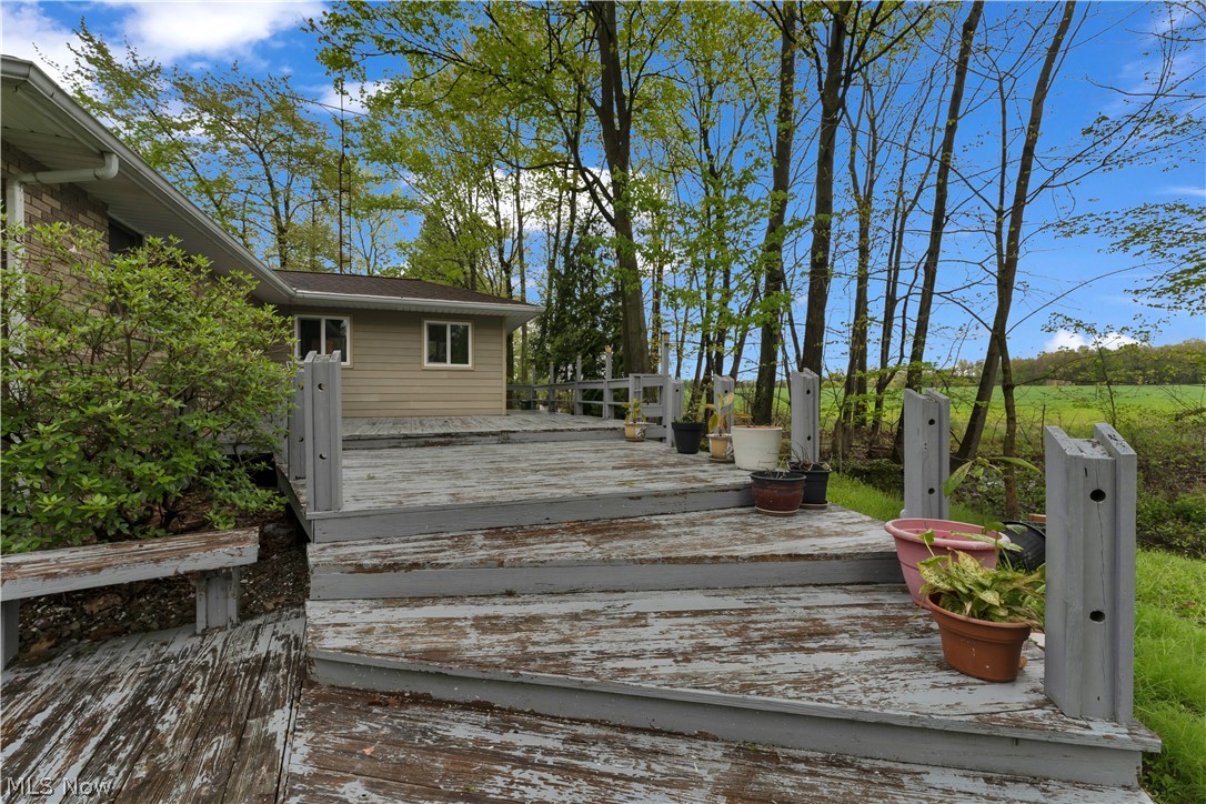 306 S Colonial Drive Cortland OH 44410