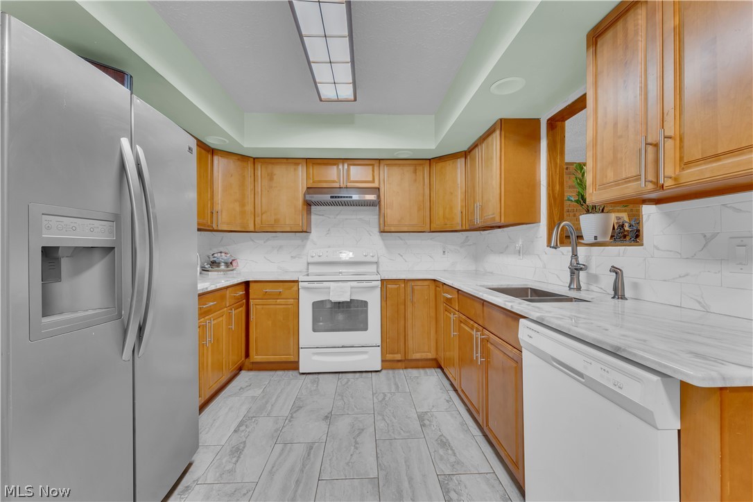306 S Colonial Drive Cortland OH 44410