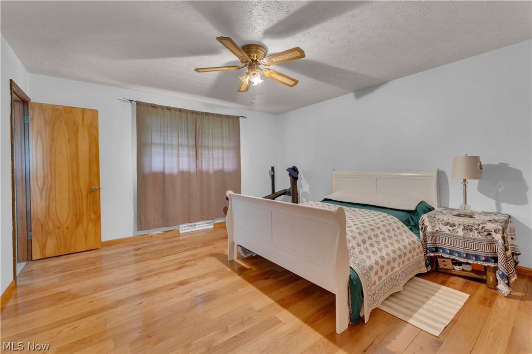 306 S Colonial Drive Cortland OH 44410