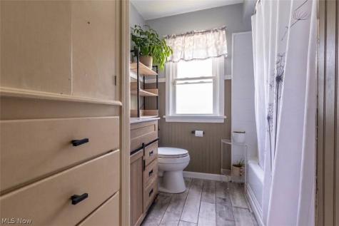 8107 Dartworth Drive Parma OH 44129