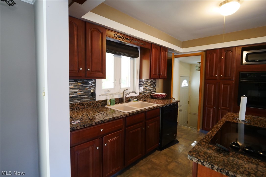 7239 Oakwood Road Parma OH 44130
