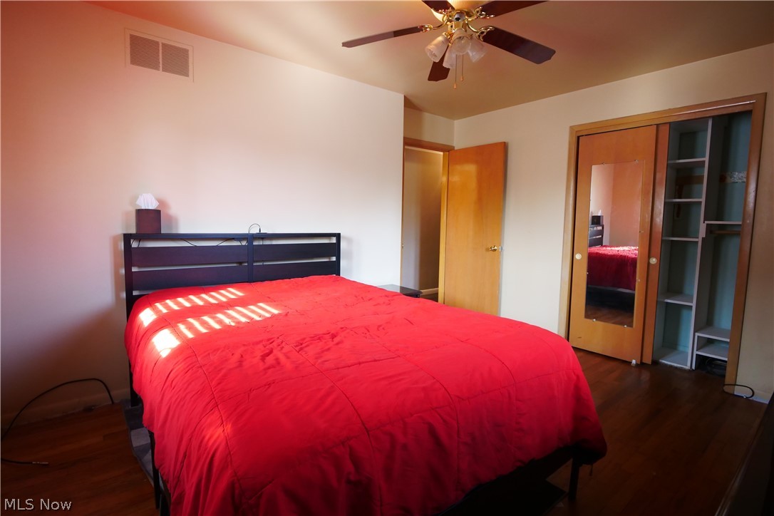 7239 Oakwood Road Parma OH 44130