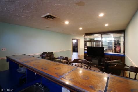 7239 Oakwood Road Parma OH 44130