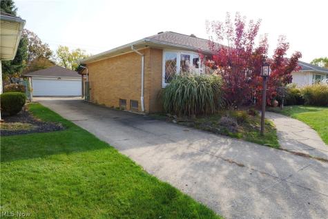 7239 Oakwood Road Parma OH 44130