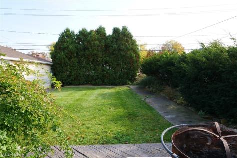 7239 Oakwood Road Parma OH 44130