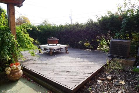 7239 Oakwood Road Parma OH 44130