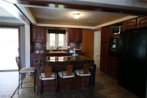 7239 Oakwood Road Parma OH 44130