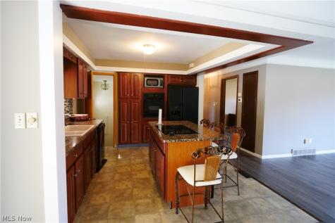 7239 Oakwood Road Parma OH 44130