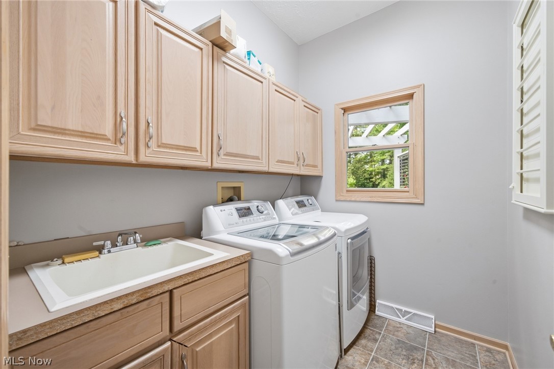 8650 Treetop Trail Broadview Heights OH 44147