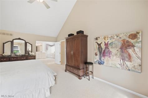 8650 Treetop Trail Broadview Heights OH 44147