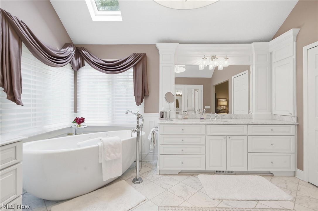 8650 Treetop Trail Broadview Heights OH 44147