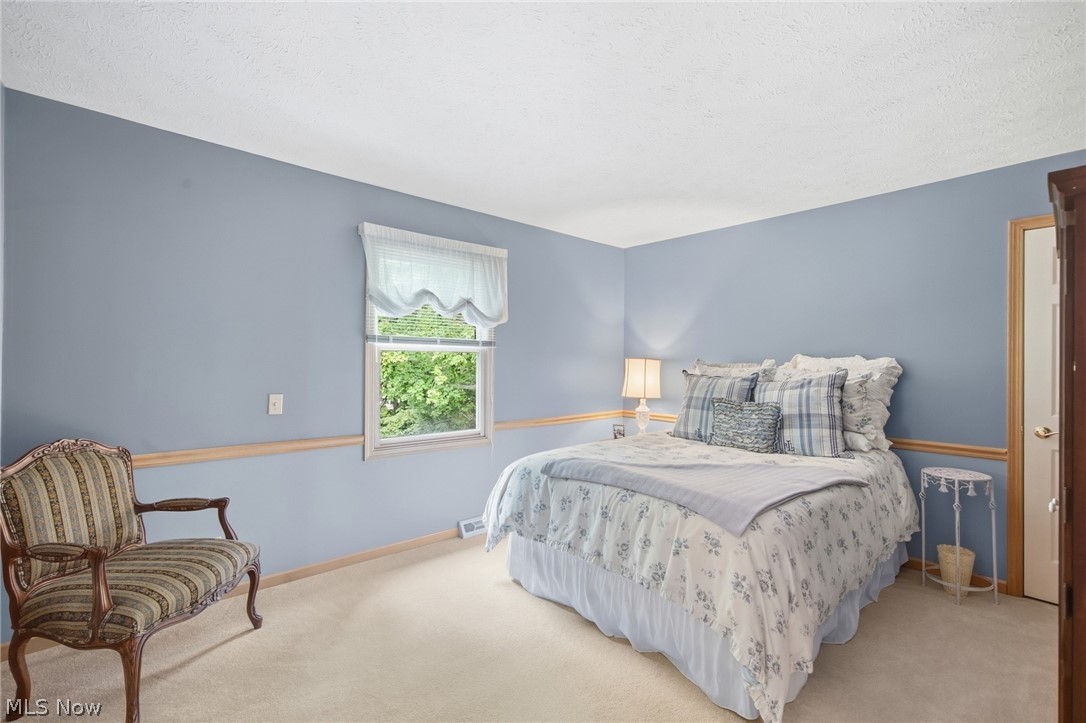 8650 Treetop Trail Broadview Heights OH 44147