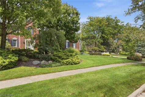 8650 Treetop Trail Broadview Heights OH 44147