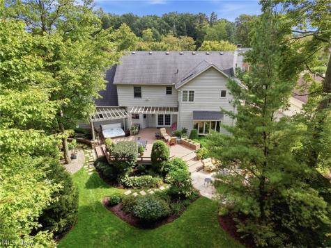 8650 Treetop Trail Broadview Heights OH 44147