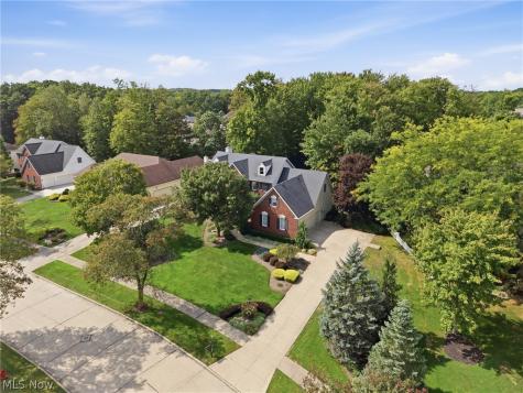 8650 Treetop Trail Broadview Heights OH 44147