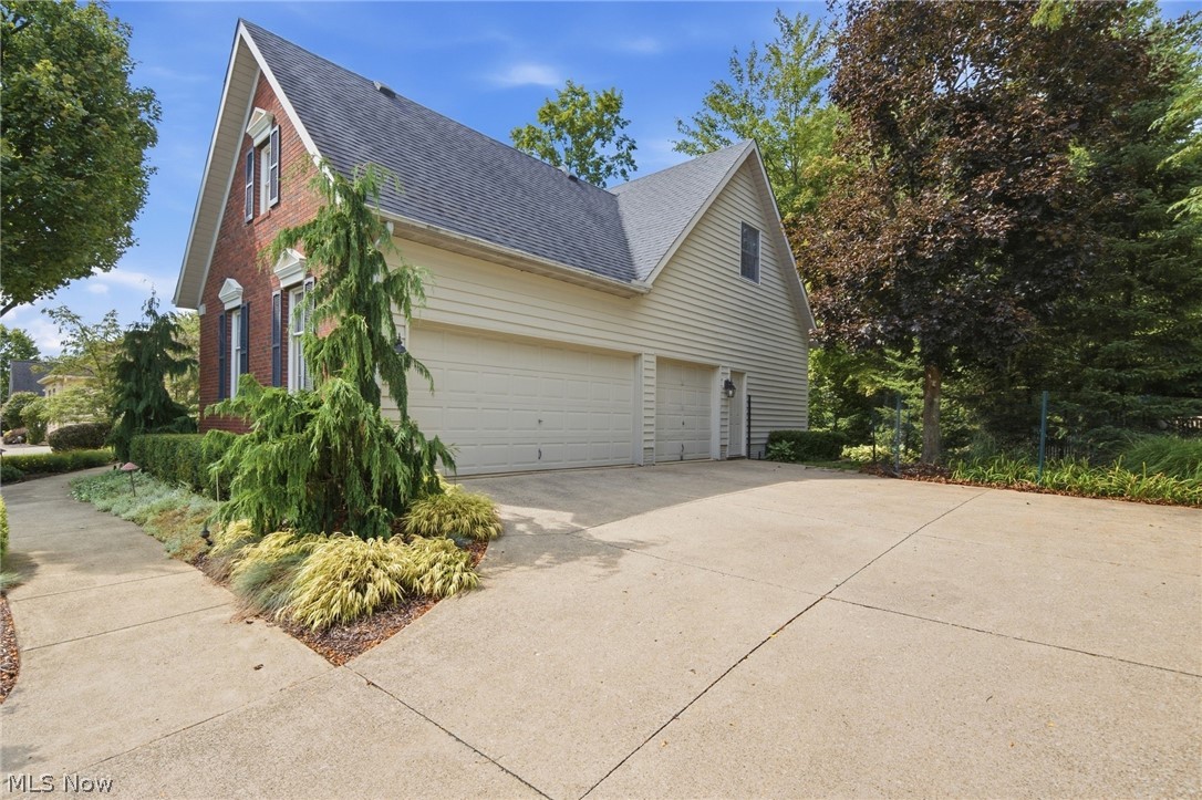 8650 Treetop Trail Broadview Heights OH 44147
