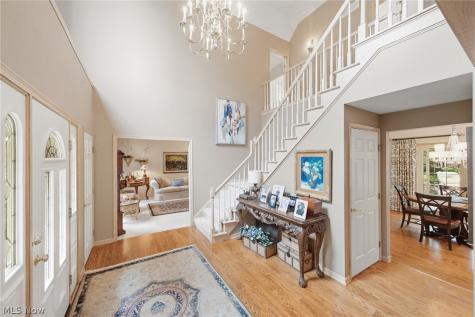 8650 Treetop Trail Broadview Heights OH 44147