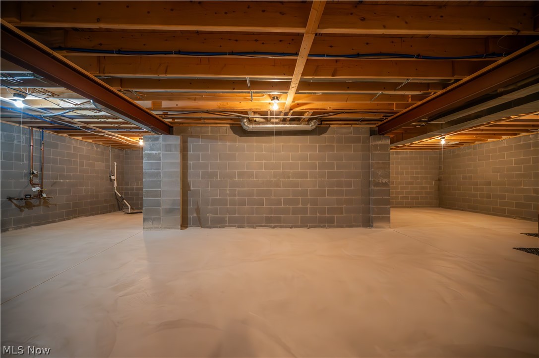 2939 Briarwood Court Poland OH 44514