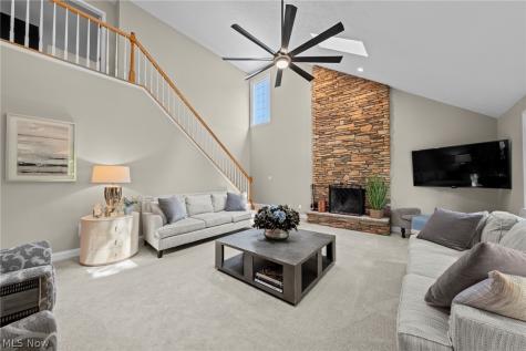 215 Beaumont Trail Aurora OH 44202