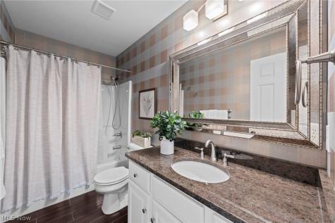 215 Beaumont Trail Aurora OH 44202