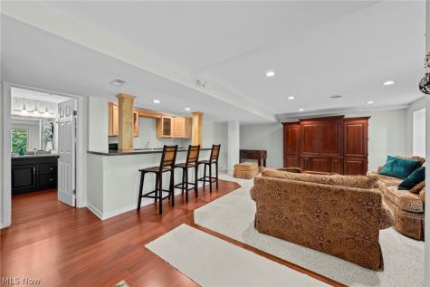 215 Beaumont Trail Aurora OH 44202