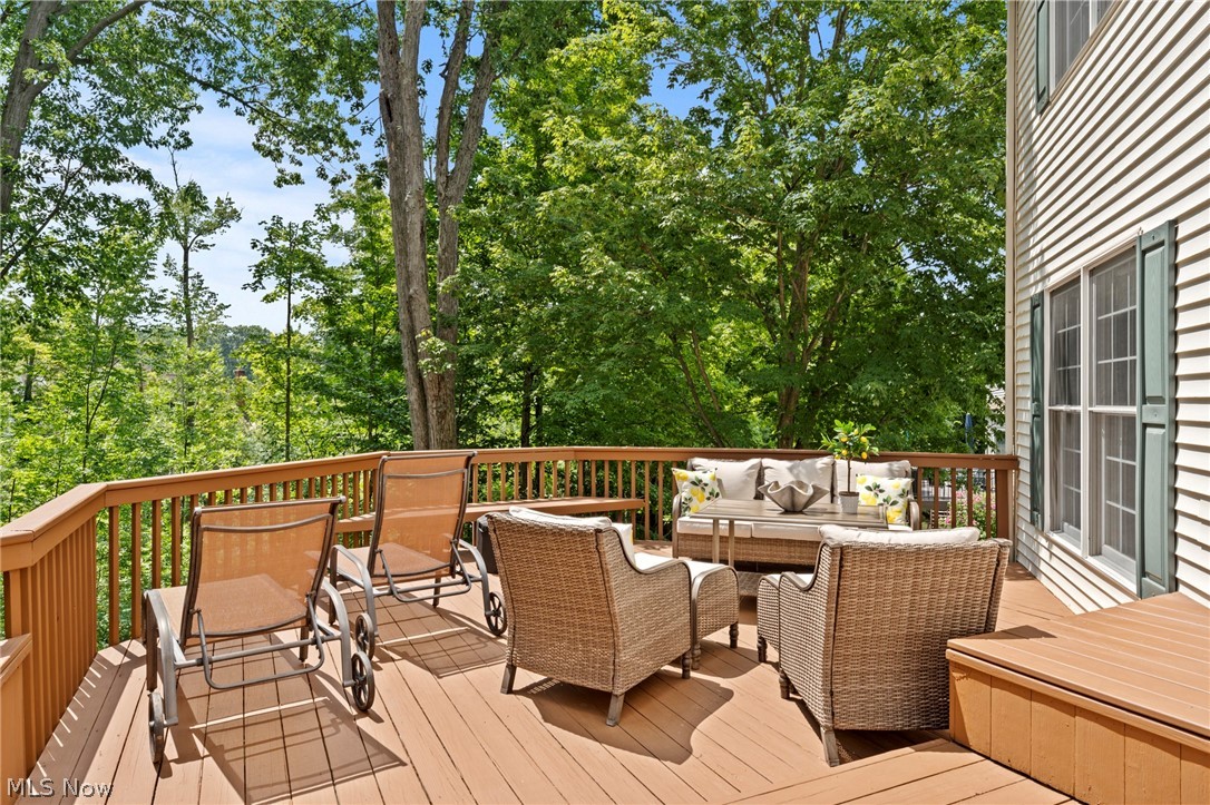 215 Beaumont Trail Aurora OH 44202