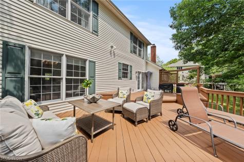 215 Beaumont Trail Aurora OH 44202
