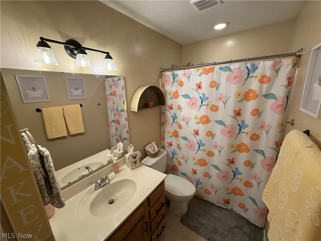 320 Kent Street Wellington OH 44090