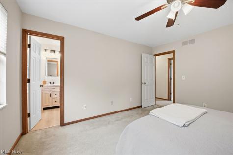 9764 Wainwright Terrace Olmsted Falls OH 44138