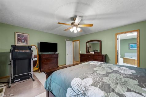 2274 Lake Center Street NW Uniontown OH 44685