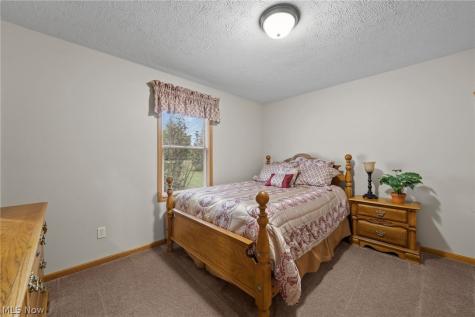 2274 Lake Center Street NW Uniontown OH 44685