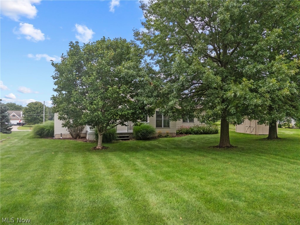 2274 Lake Center Street NW Uniontown OH 44685