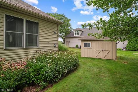2274 Lake Center Street NW Uniontown OH 44685
