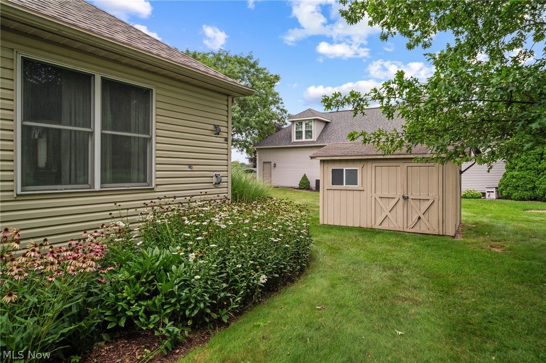 2274 Lake Center Street NW Uniontown OH 44685