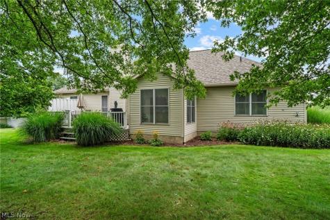 2274 Lake Center Street NW Uniontown OH 44685