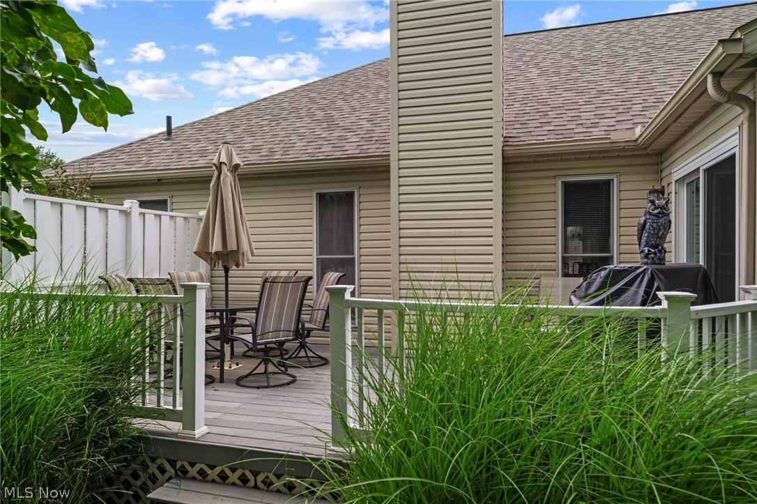 2274 Lake Center Street NW Uniontown OH 44685