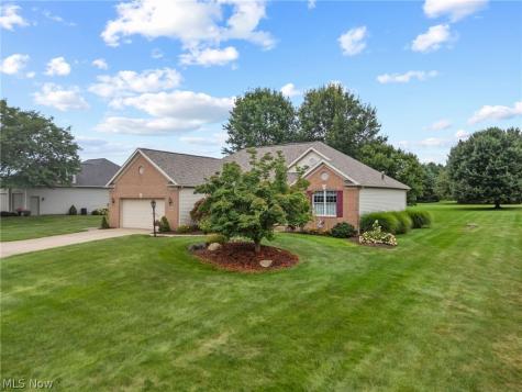 2274 Lake Center Street NW Uniontown OH 44685