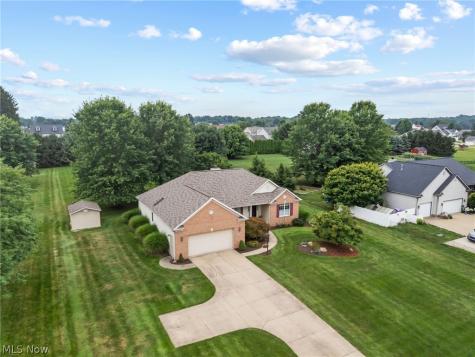 2274 Lake Center Street NW Uniontown OH 44685