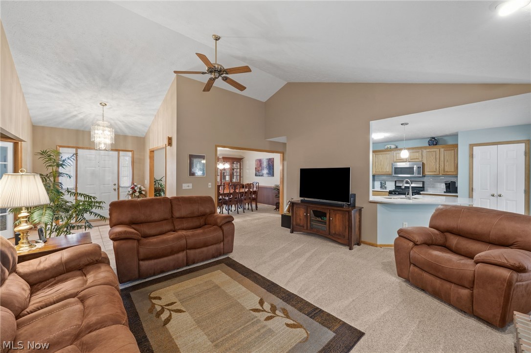 2274 Lake Center Street NW Uniontown OH 44685
