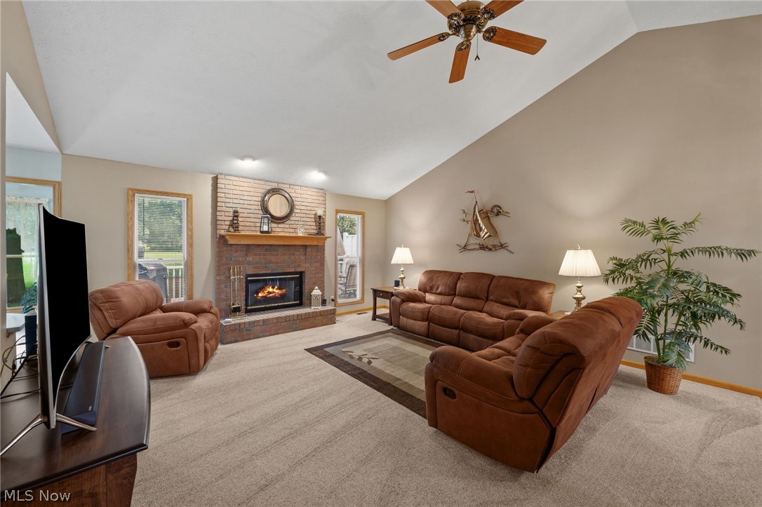 2274 Lake Center Street NW Uniontown OH 44685