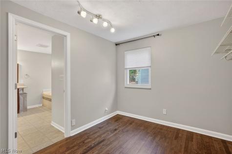 674 Upper Merriman Drive Akron OH 44303