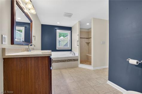 674 Upper Merriman Drive Akron OH 44303