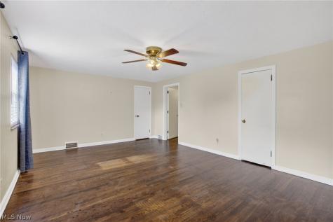 674 Upper Merriman Drive Akron OH 44303