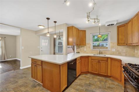 674 Upper Merriman Drive Akron OH 44303