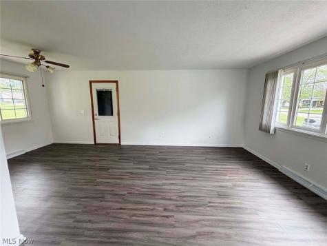 7090 Hillridge Avenue NE Canton OH 44721